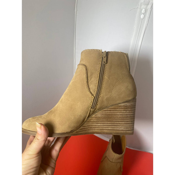 Lucky Brand Booties Tan Suede Side Zip High Wedge Heel Ankle size 7.5 M NWT - Picture 5 of 10